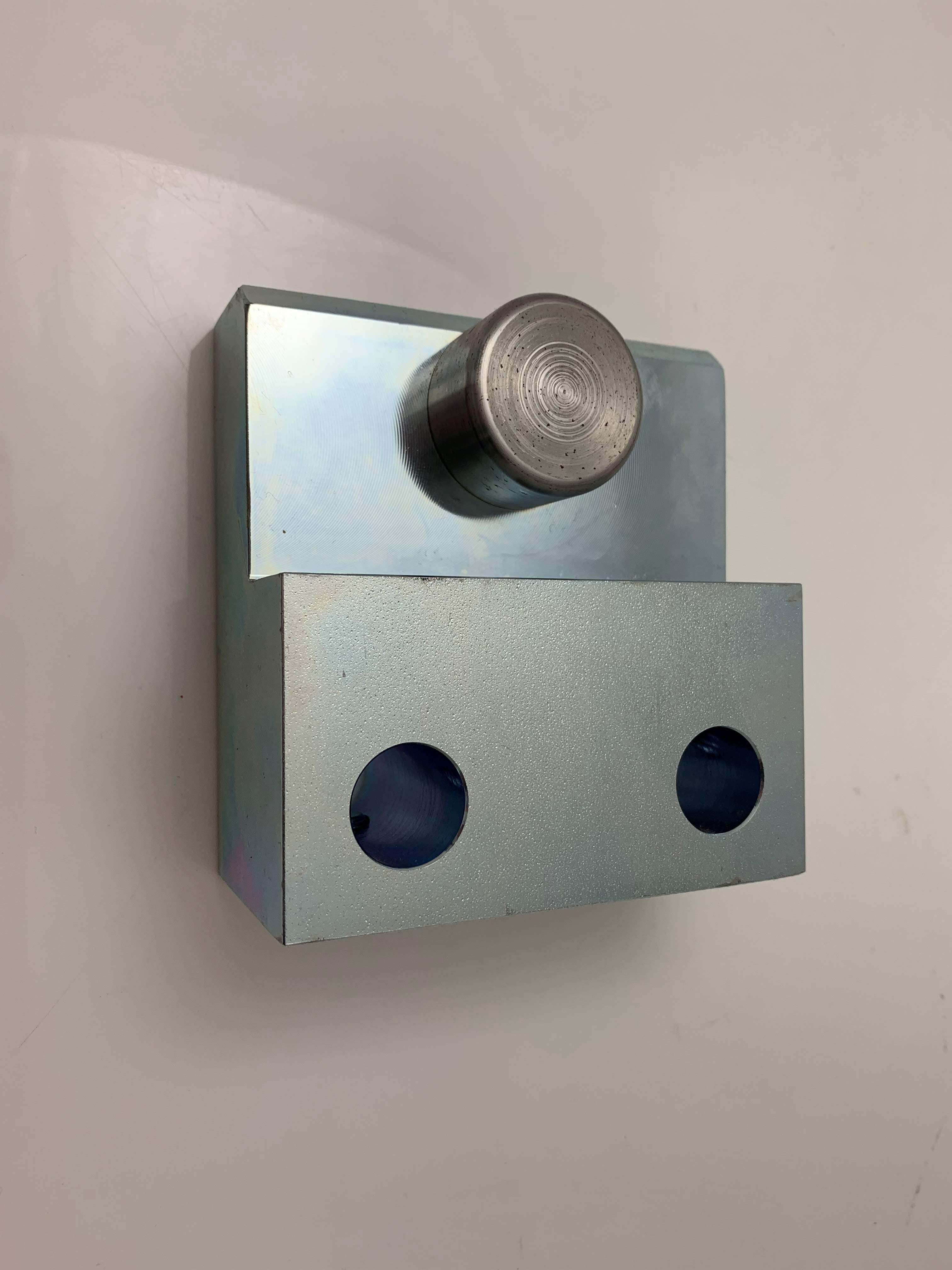 Catch Plate (door) Block with pin www.winel.nl